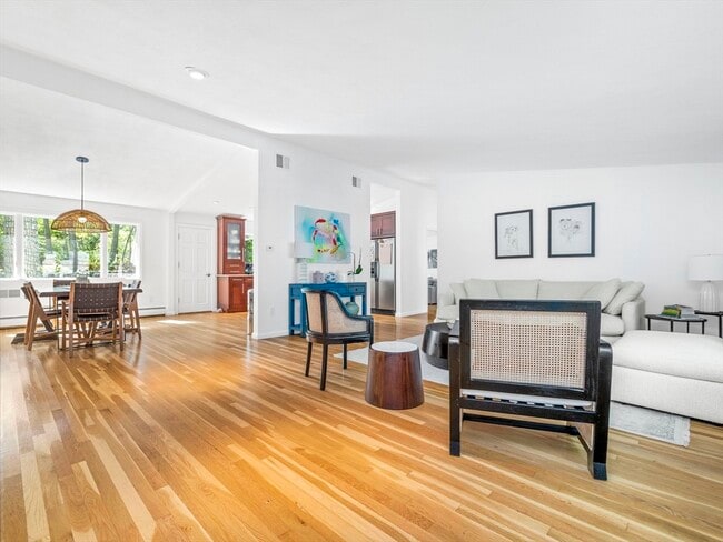 Photo - 6 Nelson Dr