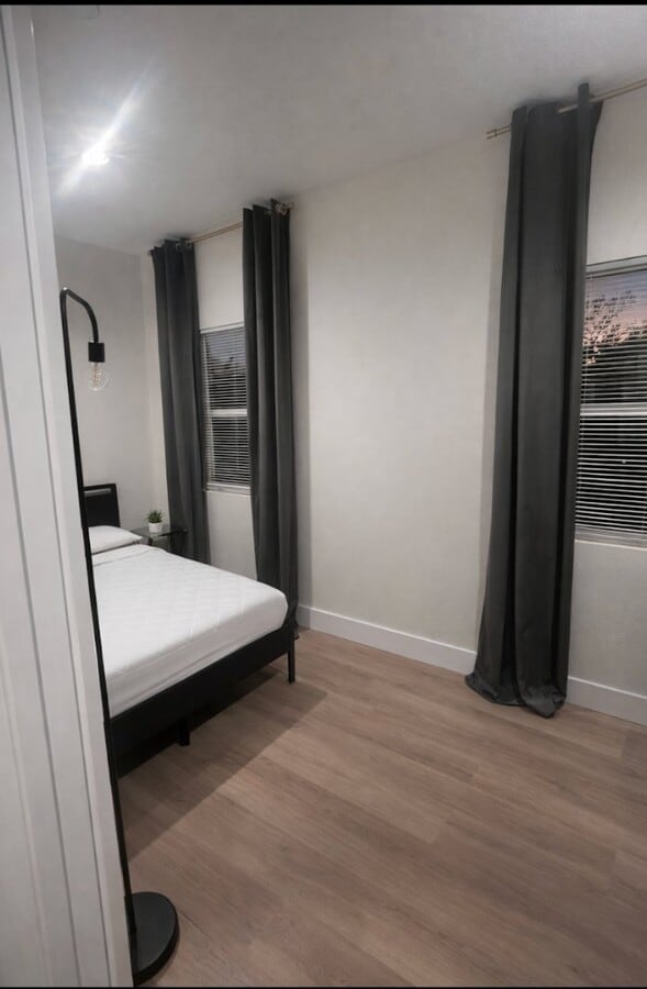 Photo - 801 E Knollwood St