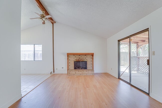 Photo - 9100 Butternut Ave