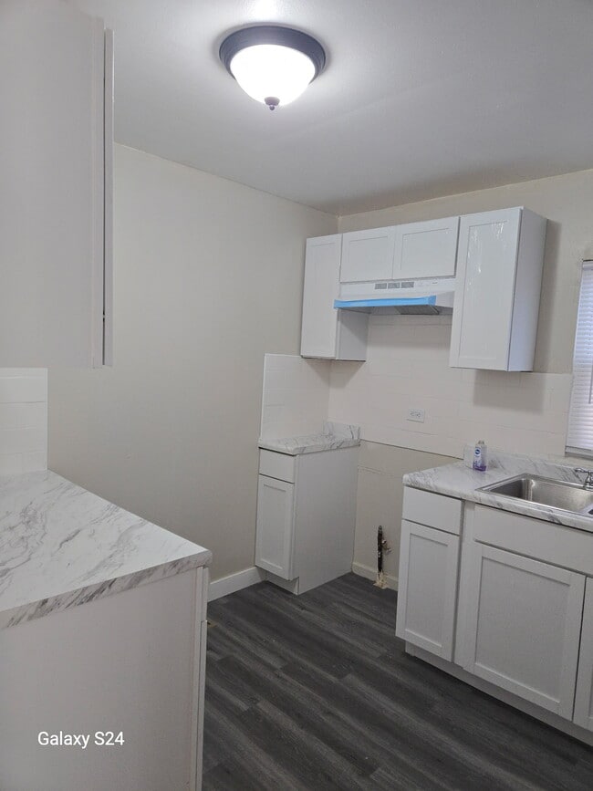Kitchen - 7243 S Aberdeen St