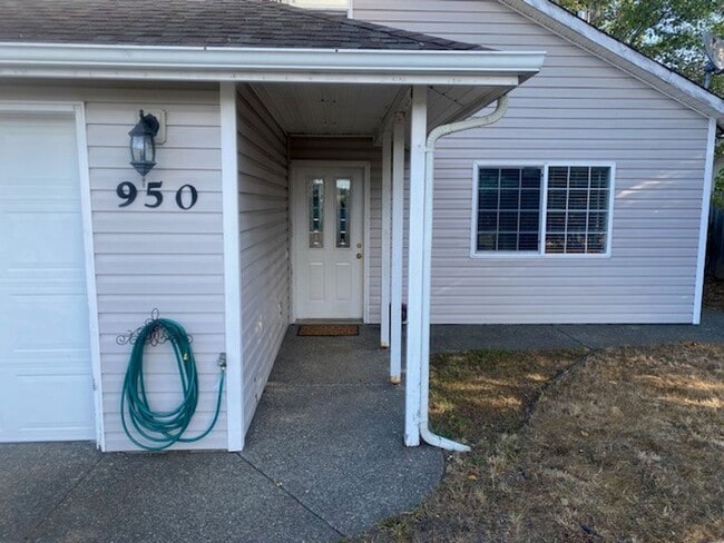 Photo - 950 Blanco Ave