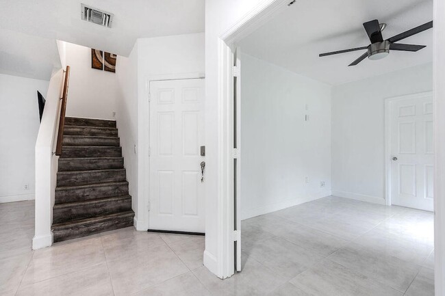 Photo - 160 Baldwin Blvd