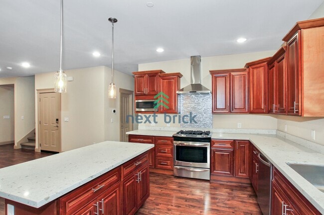 Photo - 4 BED & 2.5 BATH TOWNHOUSE FOR RENT