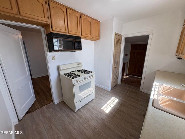 Photo - 3701 Jackson Ave