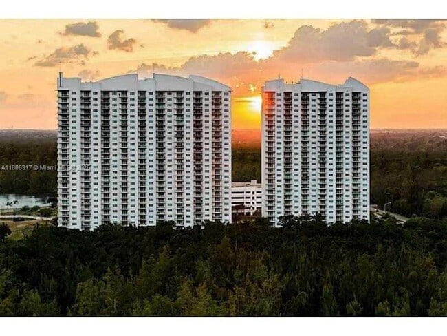 Photo - 14951 Royal Oaks Ln Unit 2202