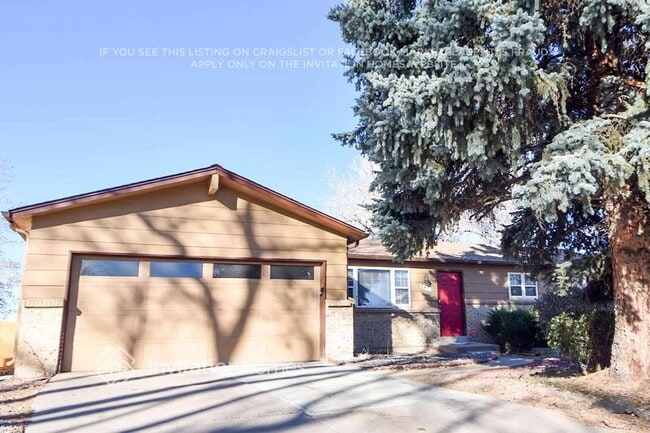 Building Photo - 6471 S Birch Cir