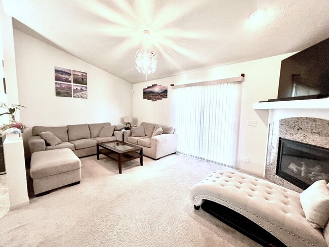 Photo - SW Home with great floorplan and private b...