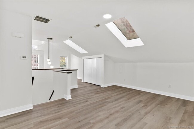 Photo - 972 State St Unit 3