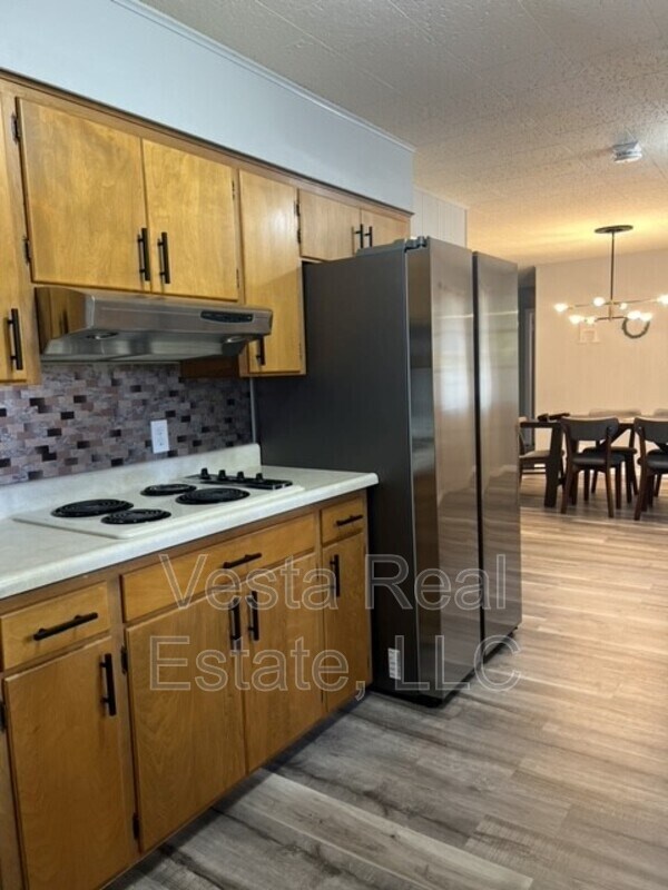 Photo - 817 Snyder Dr