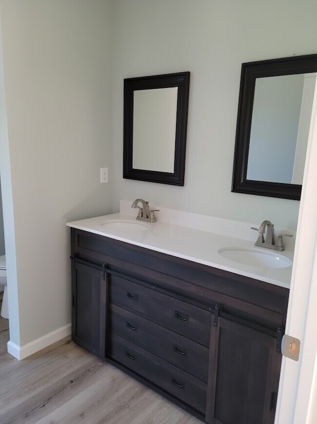 Photo - 619 Siever Rd