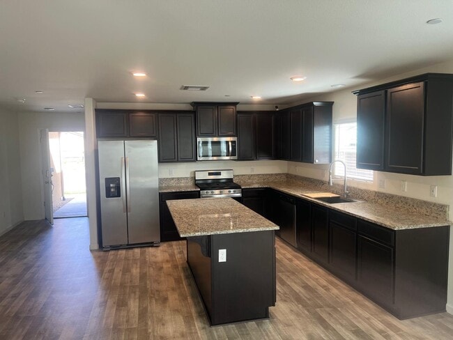 Photo - 5545 W Saginaw Way
