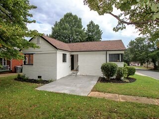 Building Photo - 1933 Russell Ave