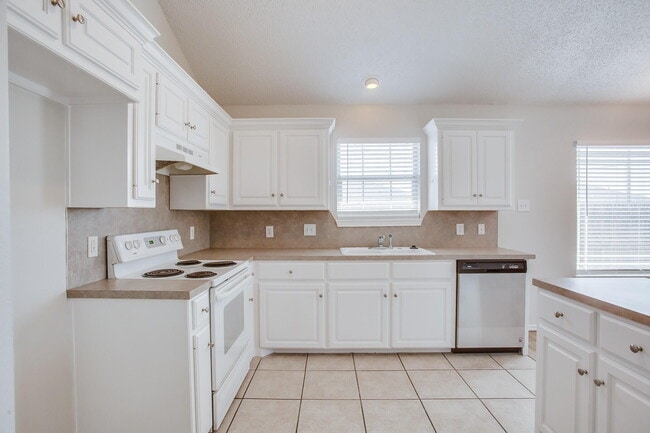 Photo - 9708 Avenue U