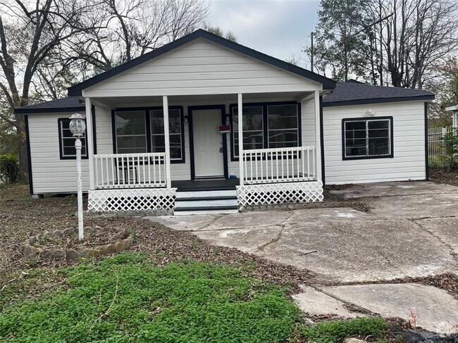 Building Photo - 4626 Dewberry St Rental