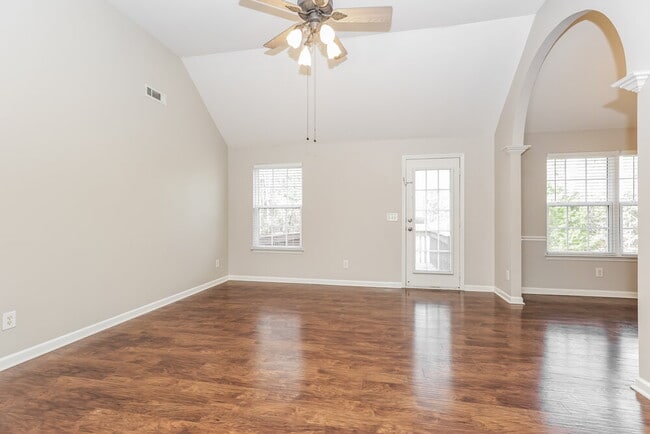 Photo - 624 Butternut Trace