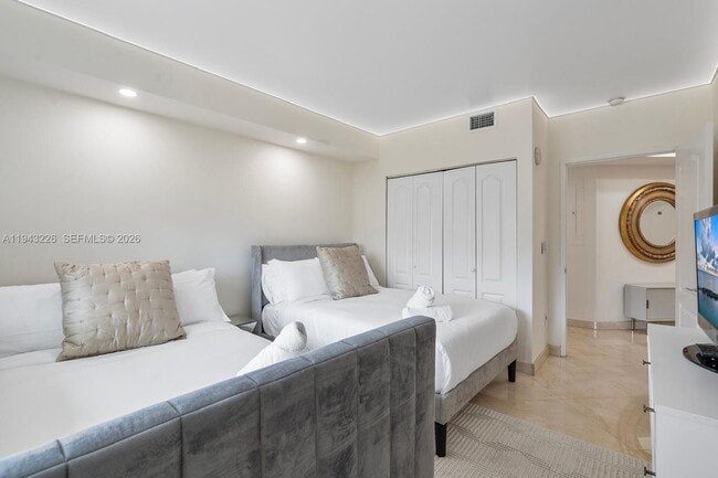 Photo - 17555 Atlantic Blvd