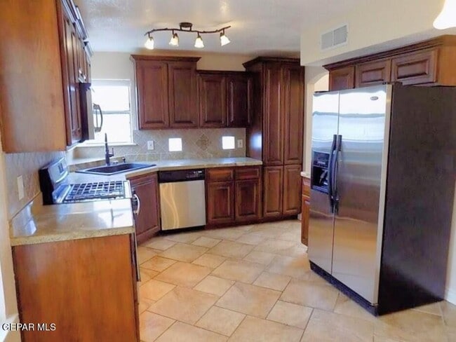 Photo - 5473 Roger Maris Dr