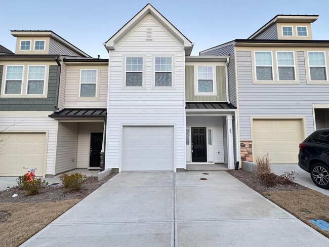 Come see this lovely townhome in a desirab... - Come see this lovely townhome in a desirab...