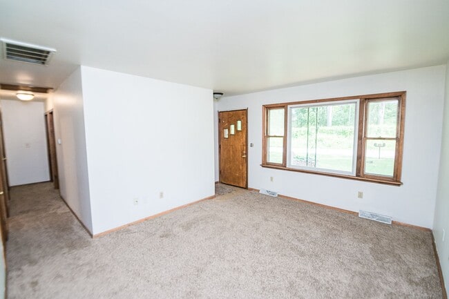 Photo - 3 bed 1 bath Duplex in Portage