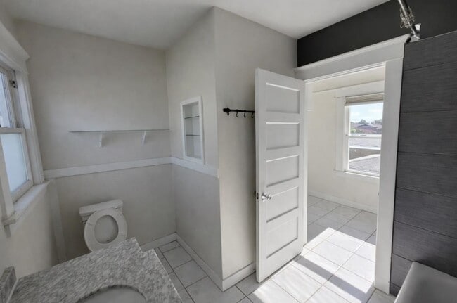 Photo - 1610 W 36th Pl