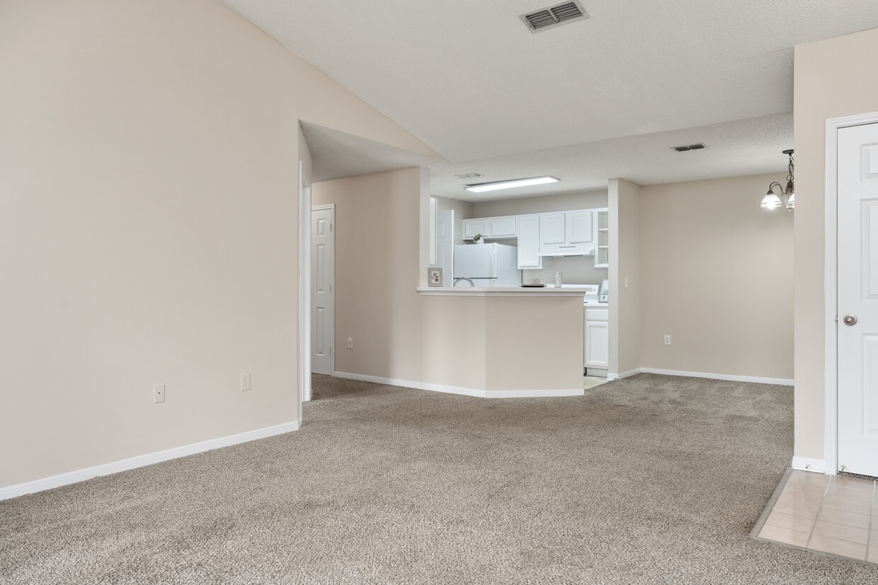 Photo - The Avenues of Lakeshore Apartments