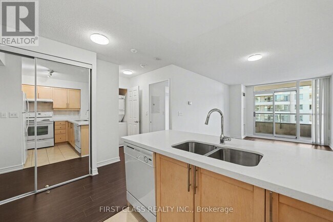 Photo - 23 Hollywood Ave Unité 2909