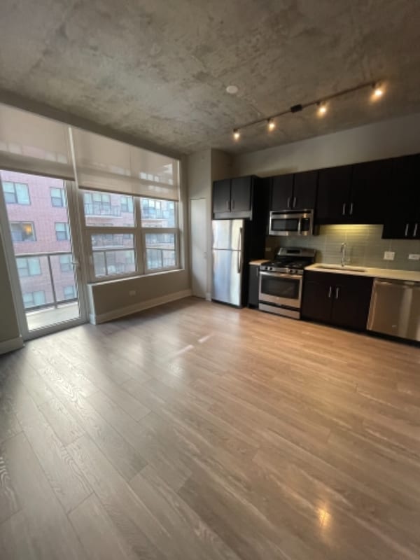 Building Photo - 883 S Clark St Rental