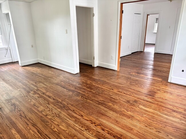 Photo - 206 E Hinckley Ave