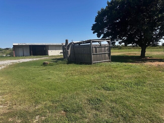Photo - 2065 Peterson Rd S