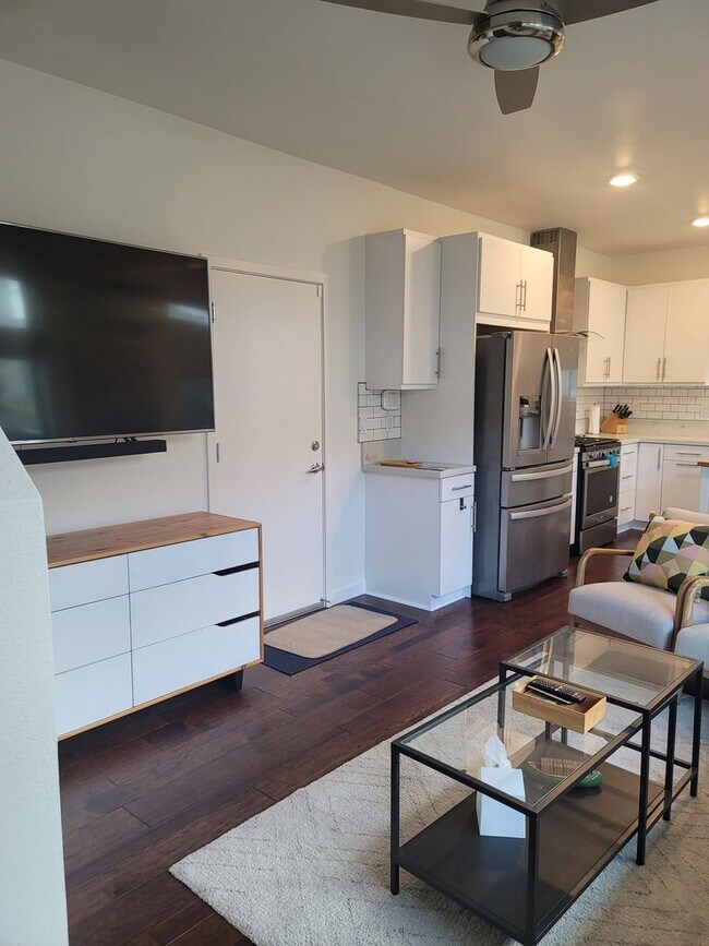 Photo - Cozy condo with roof top balcony in Downtown Sacramento