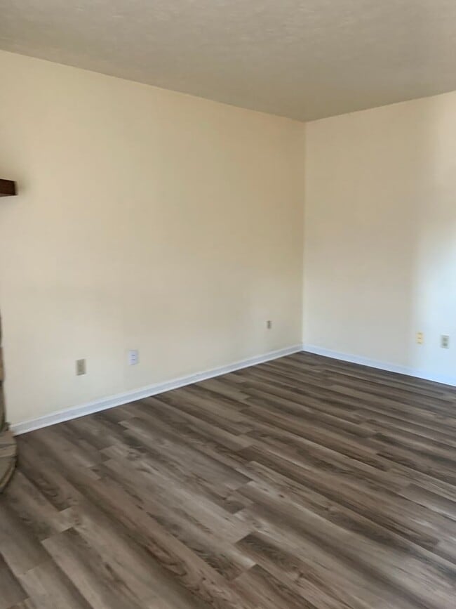 Photo - 138 Adams Ln
