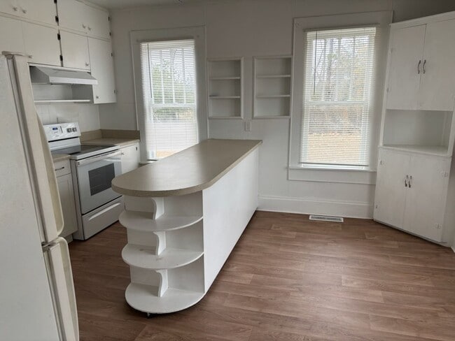 Photo - 2 Bedroom, 1 Bathroom Country Home