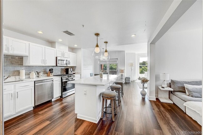 Photo - 1631 N Emerson St Unidad 403 Rental