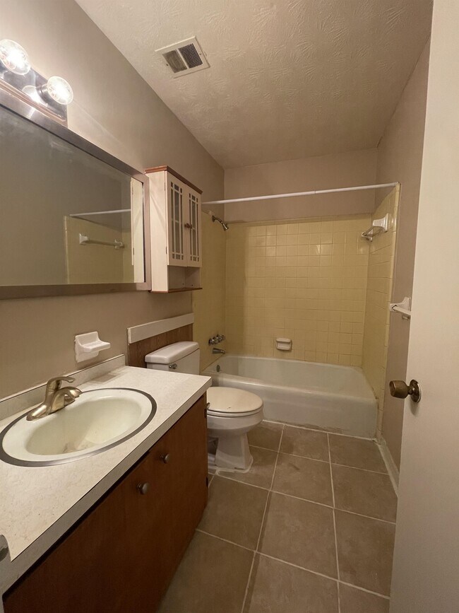 Photo - 803 City Blvd Unit 1