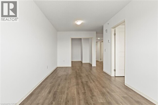 Photo - 220 Cannon St E Unit 706