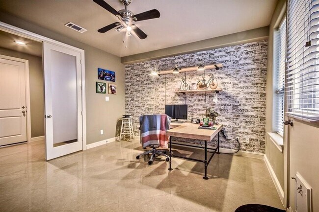 Photo - 2821 Sherwin St