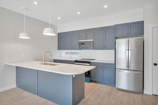 Photo - 14405 127 St