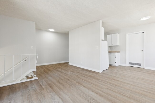 Photo - 4809-4852 52 St Unité 4