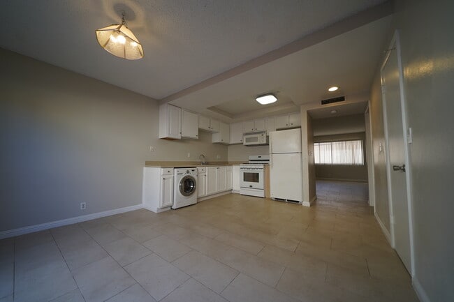 Photo - 5282 S Maryland Pky Unit C
