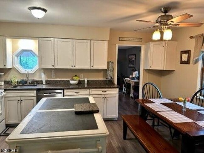 Photo - 309 Mountain Lake Rd