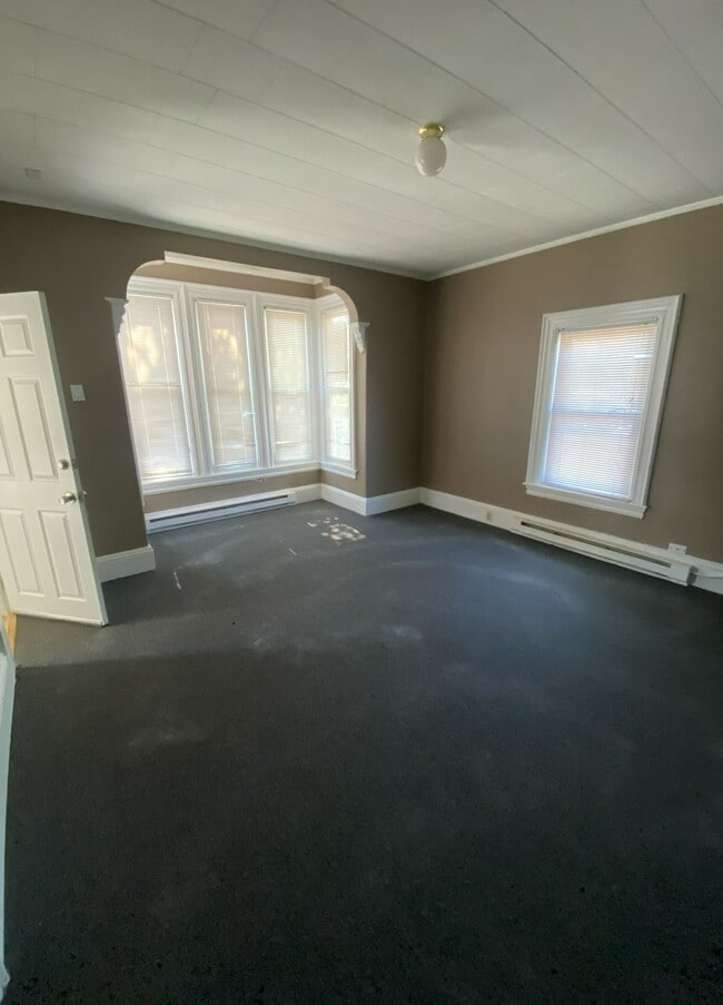 Building Photo - 59 Foster St Unit 2