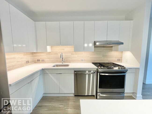 Photo - 2301 N Lincoln Ave Unit 1