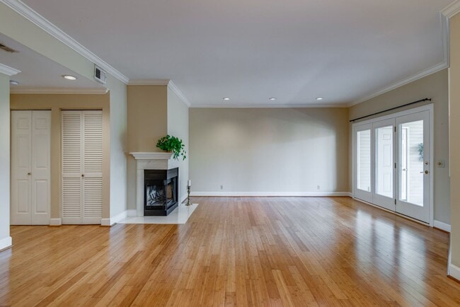 Beautiful Two Bedroom Green Hills Condo Wi... - Beautiful Two Bedroom Green Hills Condo Wi...