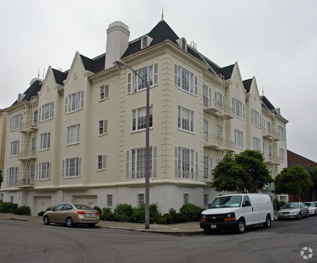 Marina Pierce Apartments