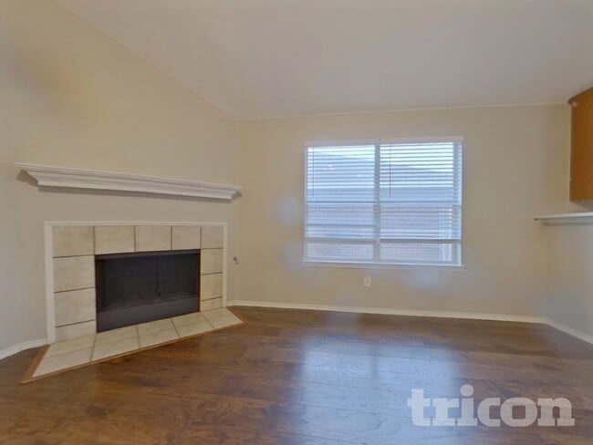 Photo - 14353 Snaffle Bit Trail