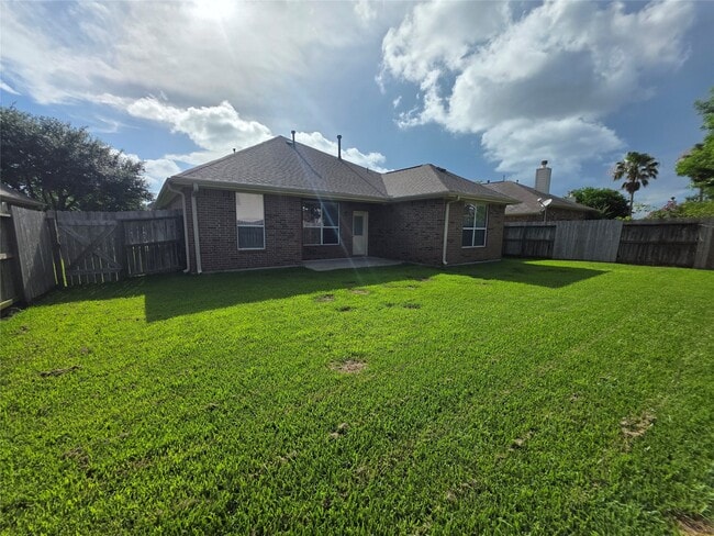 Photo - 2242 Waxwing Dr