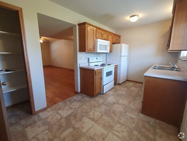 Building Photo - 20304 Skyview Dr Unit 20304 Skyview - C Rental