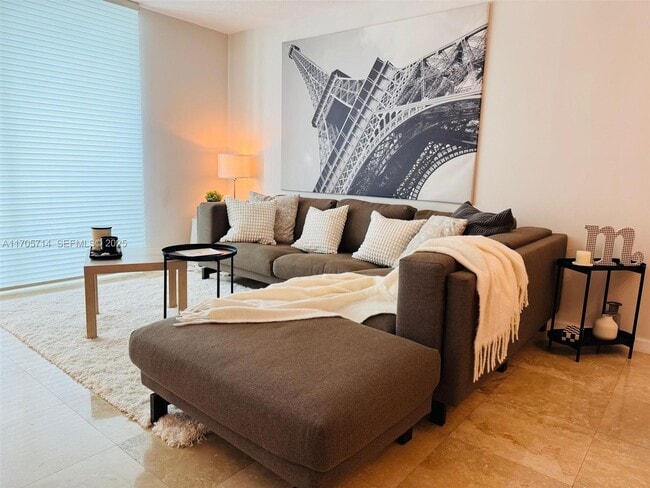 Photo - 1200 Brickell Bay Dr Unidad 3220