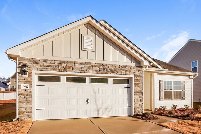 Photo - 146 Adams Tree Wy