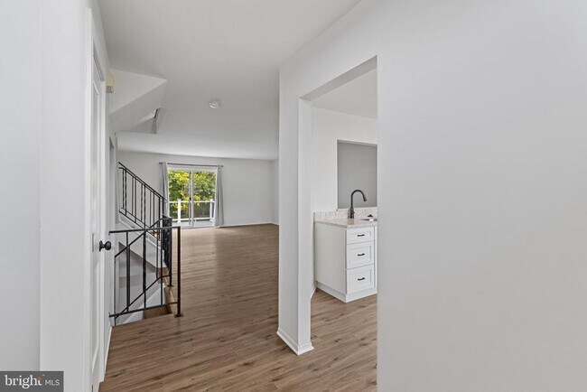 Photo - 6082 Majors Ln